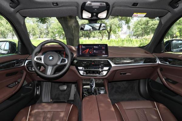 適合年輕人的C級車,軸距3105mm,配2.0T最快6.8秒破百,寶馬五系 適合年輕人的C級車,軸距3105mm,配2.0T最快6.8秒破百,寶馬五系