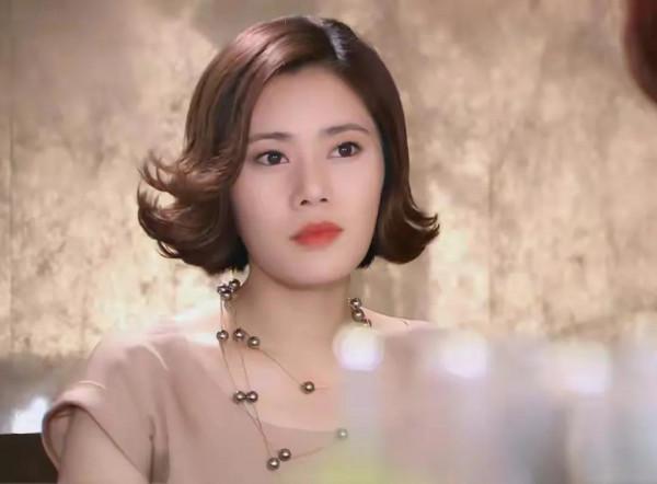 8位初代韓流女星今昔對比,有人美貌依舊,有人中年顏垮,差距大 8位初代韓流女星今昔對比,有人美貌依舊,有人中年顏垮,差距大