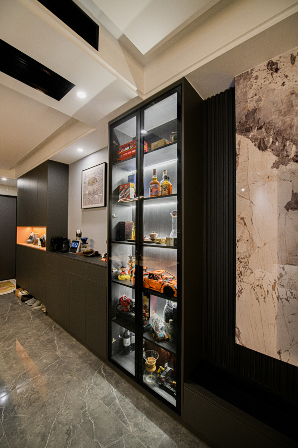 92㎡現代簡約風，“三房改兩室”超大收納空間，高品位低奢華