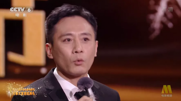 又來電影節紅毯，景甜黑白配帥瘋了，兩位娘娘差距大，劉燁好敢啊