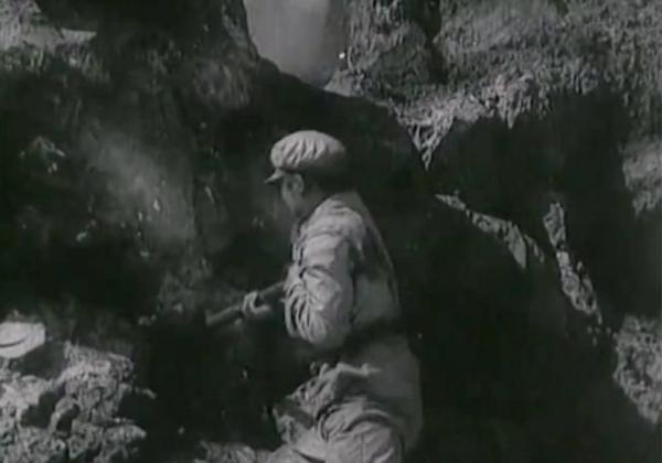 開國少將賀健：少小離家，20年後榮歸故里，卻被母親打了一巴掌