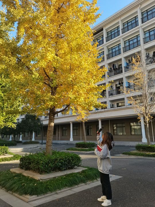 當我們都老了，我還是會記得你當初讓我心動的樣子