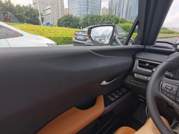 東瀛奶油小蛋糕——雷克薩斯UX200 東瀛奶油小蛋糕——雷克薩斯UX200