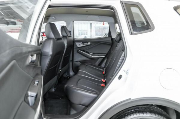 體驗長安CS15,小型SUV,配1.5L發動機,靈活好開 體驗長安CS15,小型SUV,配1.5L發動機,靈活好開