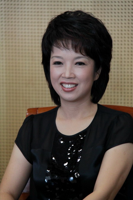 從央視主持人到特型演員，黃薇經歷了4次轉折