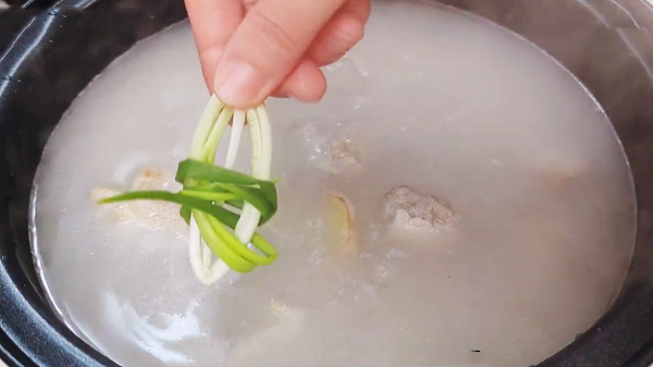 秋冬多給孩子做6道菜,葷素搭配合理,鈣量豐富,常吃個子竄得快 秋冬多給孩子做6道菜,葷素搭配合理,鈣量豐富,常吃個子竄得快