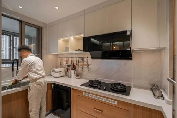 他拆三面牆，用木頭裝完177㎡的家，卻被無數網友點贊