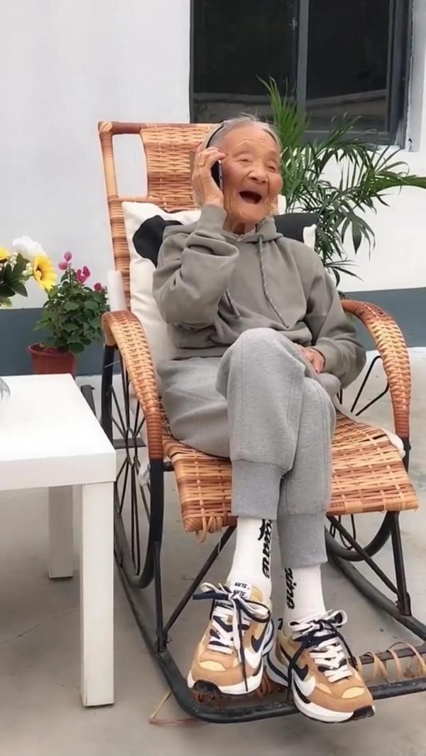 97歲,活的像個小可愛 97歲,活的像個小可愛