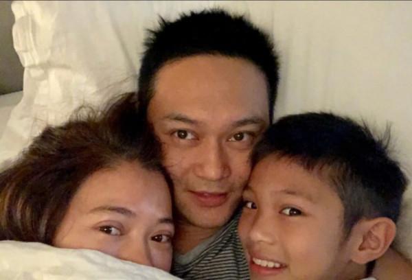 袁詠儀為兒子慶15歲生日,魔童兒時萌照曝光,wink表情萌化 袁詠儀為兒子慶15歲生日,魔童兒時萌照曝光,wink表情萌化