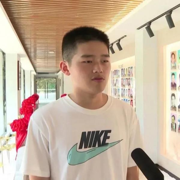 浙江小夥鈄李烽火了,被海軍航空大學和北大共同錄取,高考多少分 浙江小夥鈄李烽火了,被海軍航空大學和北大共同錄取,高考多少分