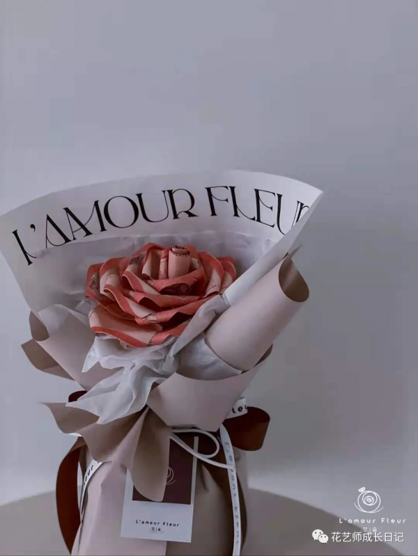 花藝奇思妙想vol.48 | 如果覺得鮮花短暫,那就來一束有錢花束吧 花藝奇思妙想vol.48 | 如果覺得鮮花短暫,那就來一束有錢花束吧