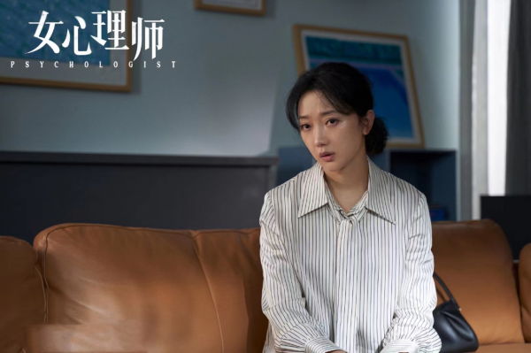 楊紫新劇，和5位天然臉女配同臺比美，誰心虛了？