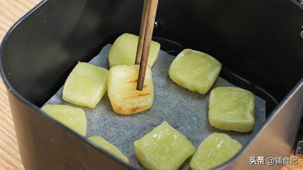 酥脆到靈魂，上桌就光碟，幾塊錢一大盤，全家搶著吃