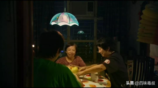 小人物的現世安穩——許鞍華老年題材中的女性形象 小人物的現世安穩——許鞍華老年題材中的女性形象