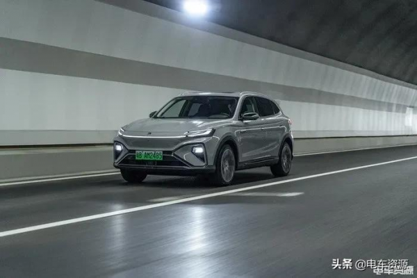 這輛SUV開出了高階轎車的feel？試駕飛凡MARVEL R