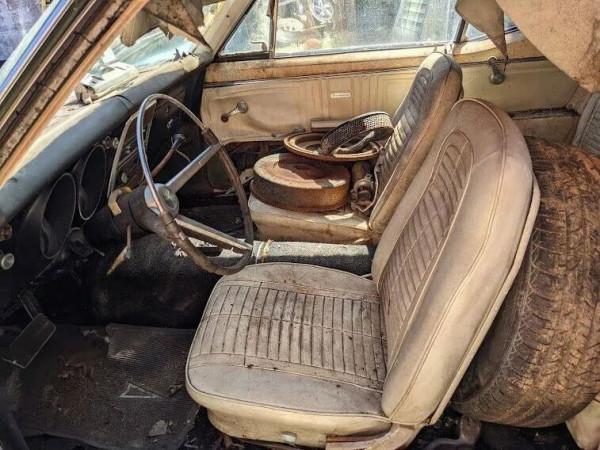 被時間遺忘的1967 年龐蒂亞克火鳥，經過修復即可重新上路行駛