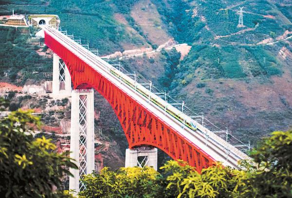 12月4日解放軍報導讀