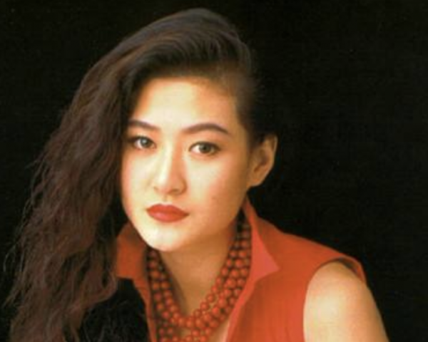 唏噓的陳寶蓮：29歲跳樓自殺，留下剛滿月兒子，至死愛著黃任中