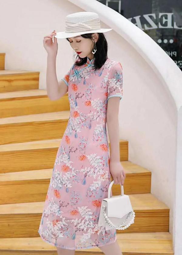 微胖女生也可以穿旗袍,注意這三個搭配小方法,穿出不一樣的美 微胖女生也可以穿旗袍,注意這三個搭配小方法,穿出不一樣的美