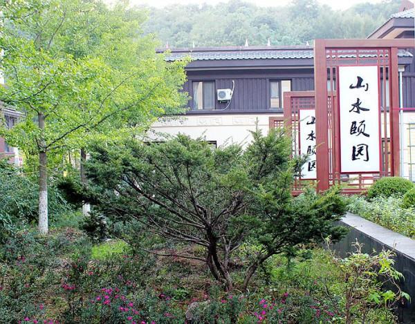 遼東山區一座深藏不露酷似日本建築風情的街巷小區 遼東山區一座深藏不露酷似日本建築風情的街巷小區