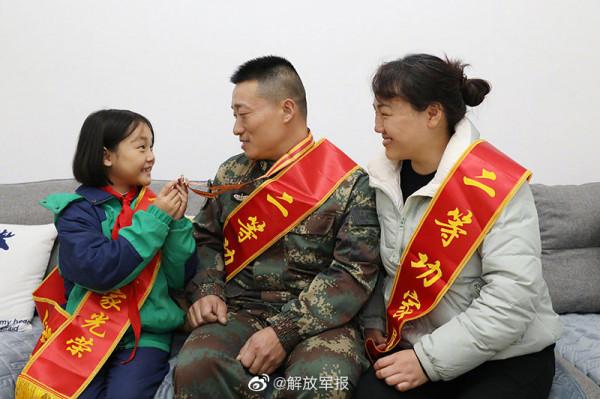 祝賀！二級軍士長獲全國冠軍，立功喜報送到家