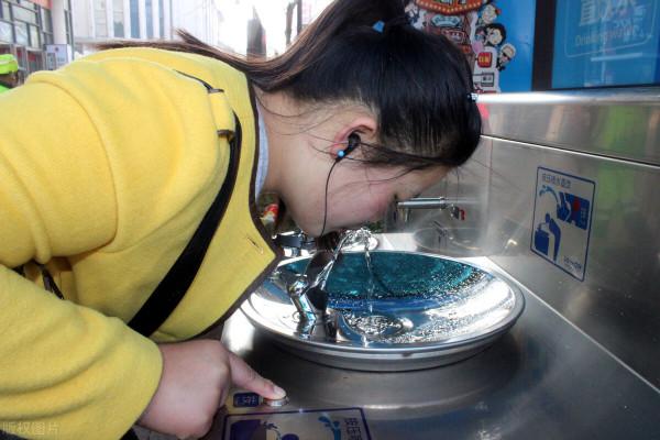 有廢水的淨水器值不值得安裝?不瞭解淨水的真相,會傻傻地被欺騙 有廢水的淨水器值不值得安裝?不瞭解淨水的真相,會傻傻地被欺騙