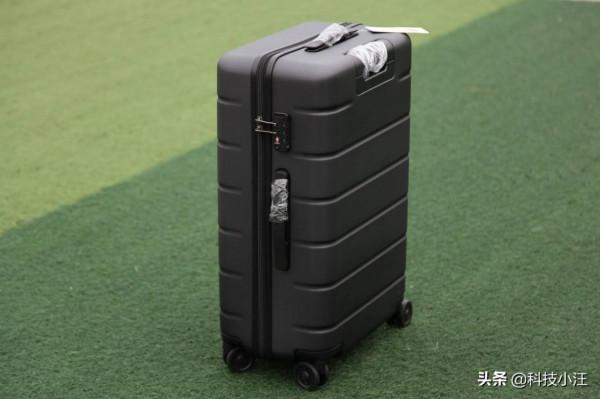開學了，行李箱咋選？小米旅行箱又大又能裝，秉持小米一貫價效比