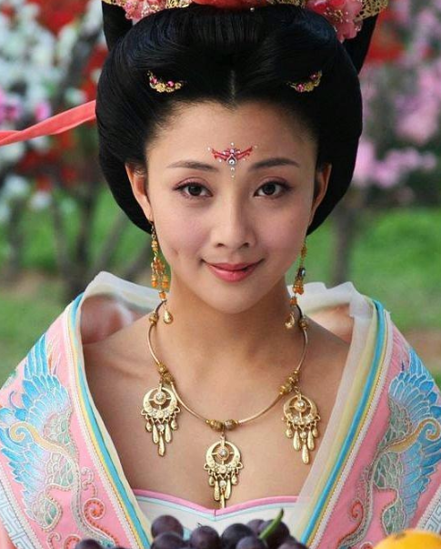 絕了！這九個酒窩女星無人爭鋒，一顰一笑都超甜，整不出的靈動