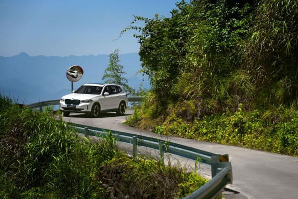 續航500km,降價7萬後的寶馬iX3 VS Model Y,你選誰? 續航500km,降價7萬後的寶馬iX3 VS Model Y,你選誰?