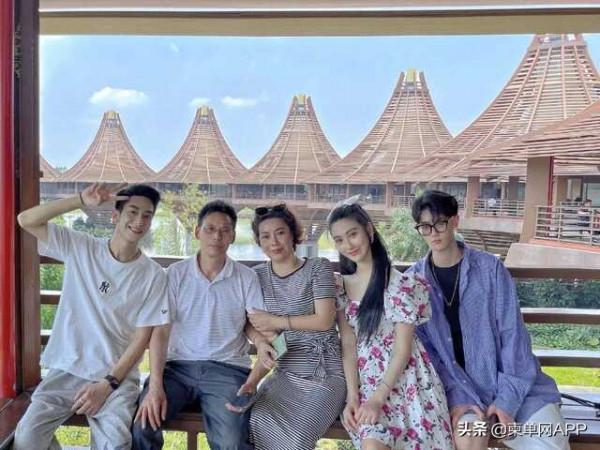 中國帥哥闖蕩柬埔寨娛樂圈:在顏值上走紅 中國帥哥闖蕩柬埔寨娛樂圈:在顏值上走紅