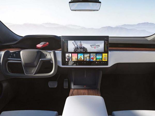 特斯拉：好苦惱，車機效能太好也要被調查，只因為用錯了地方？