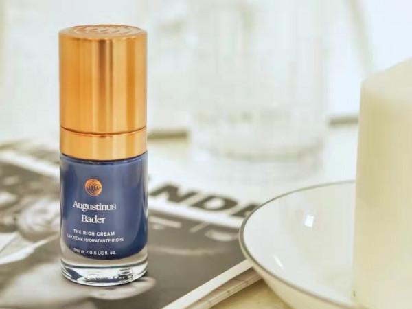 公認好用的4款“抗老面霜”：蘭蔻緊膚去皺，雅頓敏感肌也能用