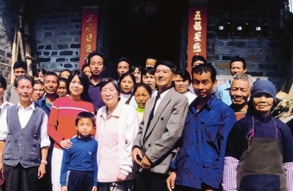 毛主席外孫女孔東梅:與毛主席最像,卻坦言不想活在外公光環之下 毛主席外孫女孔東梅:與毛主席最像,卻坦言不想活在外公光環之下