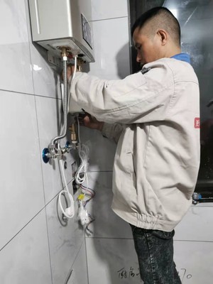 花一萬塊買了兩臺燃氣熱水器，使用對比後才知道怎麼購買熱水器