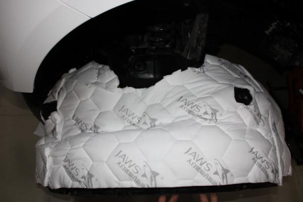 降噪好手 鄭州環亞日產納瓦拉汽車隔音改裝大白鯊