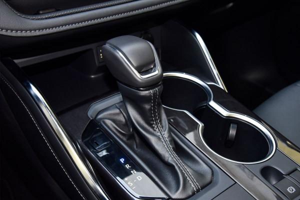 詳解皇冠陸放，車長接近途昂，全系2.5L混動，或能打敗漢蘭達