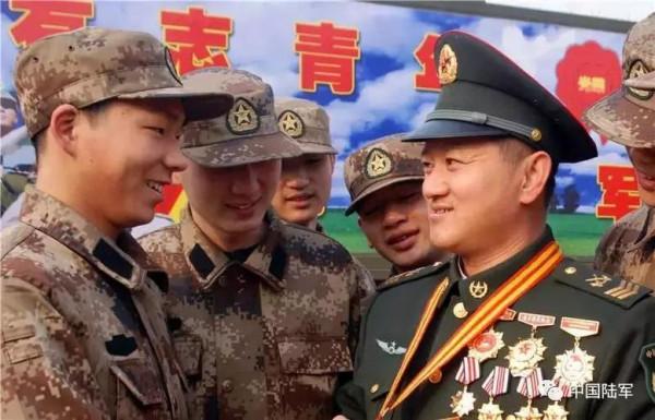 山東兵王趙宗剛，給裝甲車廠家提意見，退役後因技術過硬被返聘