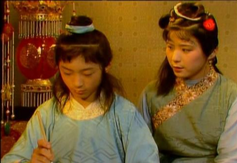 紅樓夢裡的無間道！除了寶玉身邊的襲人，賈母和黛玉屋裡都有奸細