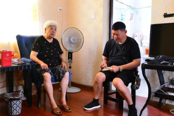 她是汽車16團第一位女兵，也是那些年唯一的女兵