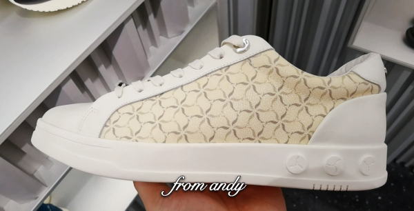 李寧啟用經典老標，首波產品質感超群，運動品牌變奢侈品？