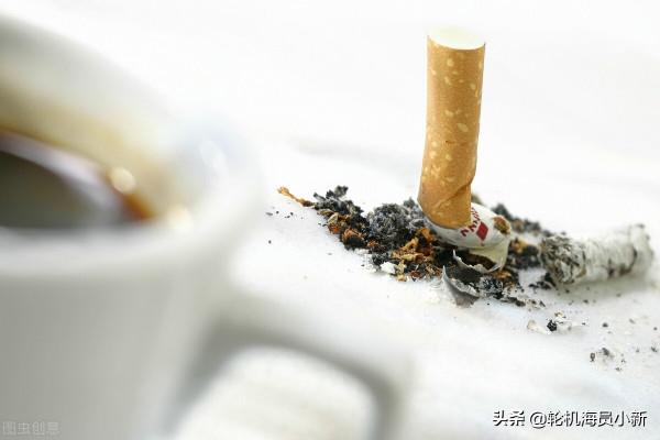 船上兩個緬甸水手在房間抽菸被逮著了，差點被炒魷魚