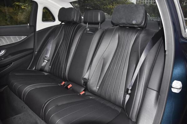 解讀全新賓士E級，軸距3079mm，科技配置豐富，售價43.99萬起