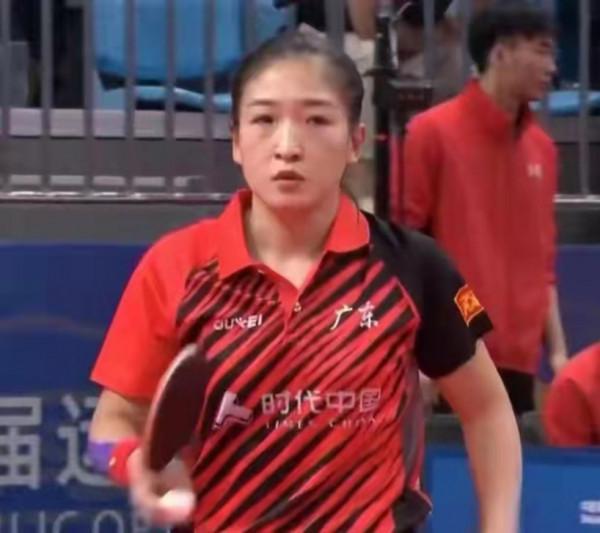 乒乓球第二日比賽，劉詩雯10-0選擇讓球，陳夢無奈慘敗，孫穎莎穩