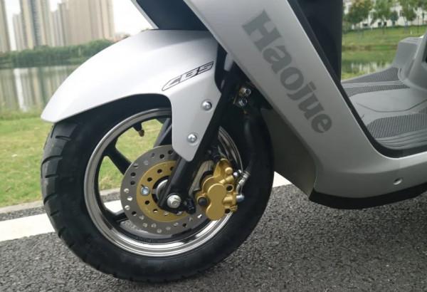 7980元起售,豪爵套娃踏板UCR100:油耗2升,配CBS,適合通勤代步 7980元起售,豪爵套娃踏板UCR100:油耗2升,配CBS,適合通勤代步