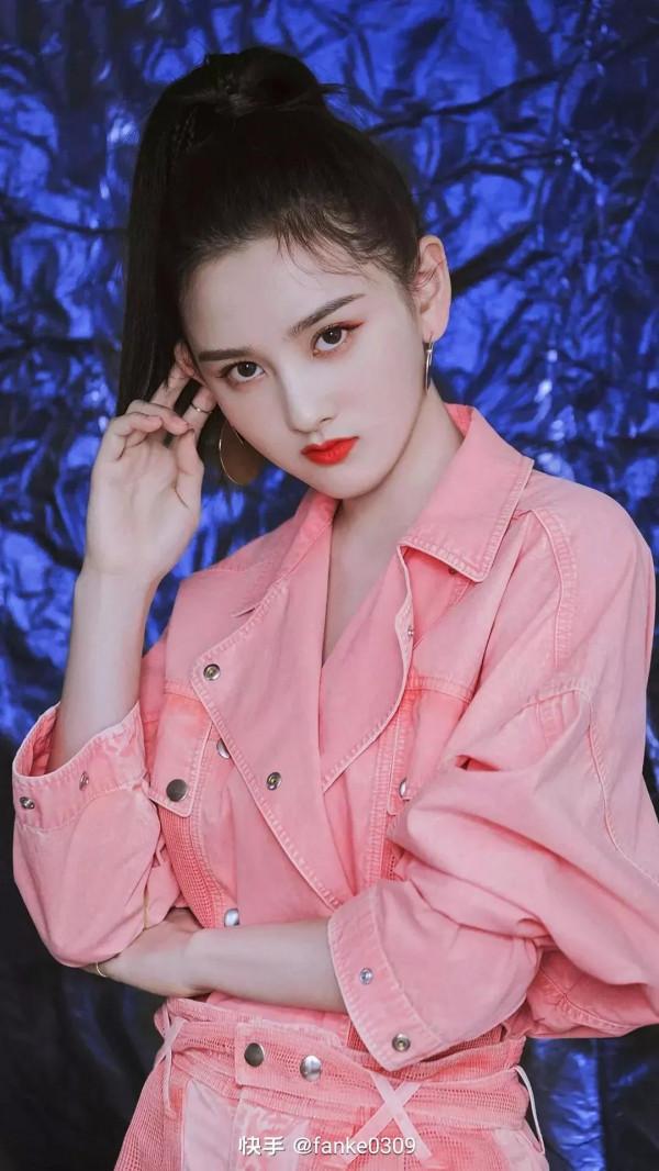 演員譚松韻、袁冰妍、甘婷婷、宋祖兒美照。你最喜歡誰? 演員譚松韻、袁冰妍、甘婷婷、宋祖兒美照。你最喜歡誰?