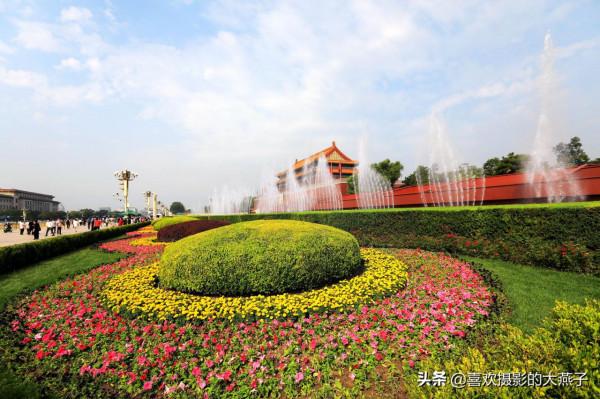 京城：天安門廣場&quot;祝福祖國&quot;主題大花籃主體完成