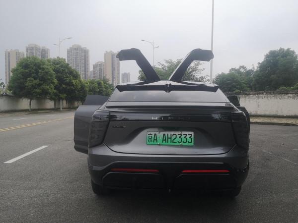 試駕高合HiPhi X六座版:3.9秒破百的眩暈感很“上頭” 試駕高合HiPhi X六座版:3.9秒破百的眩暈感很“上頭”