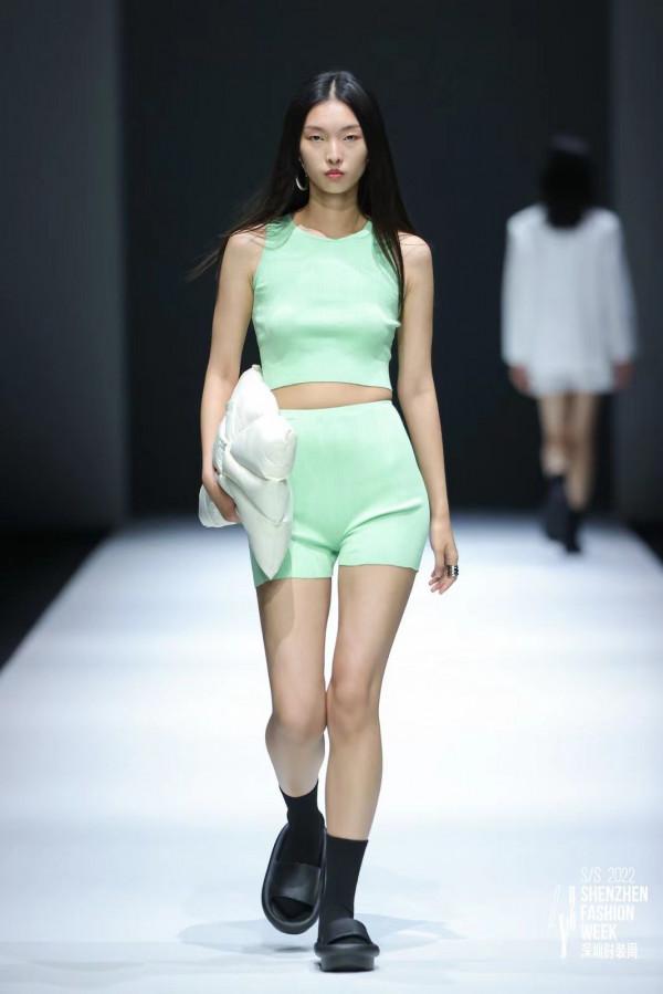 Lynn Gong：在時間的漩渦中洞察真實