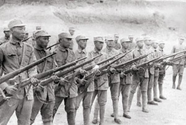 中國曾有19個兵團，兵團是什麼編制，一個兵團有多少人呢？