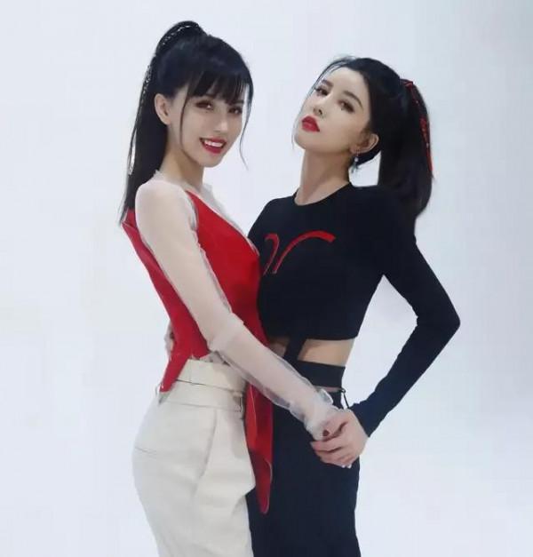 華語樂壇雙胞胎組合姐妹花，By2新加坡籍